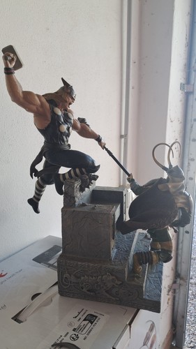 Sideshow thor loki diorama - vs,