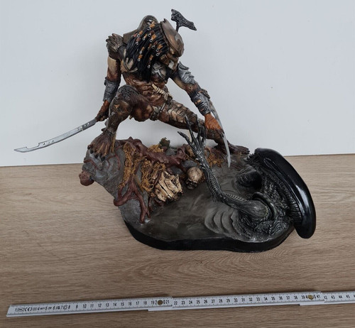 Statua narin alien - alien, predator