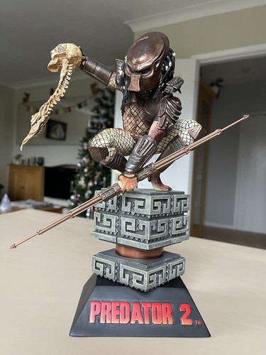 Sideshow predator - sideshow,