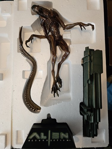 Alien resurrection polystone - resurrection,